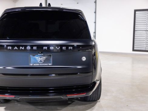 Used 2024 Land Rover Range Rover SV image 13