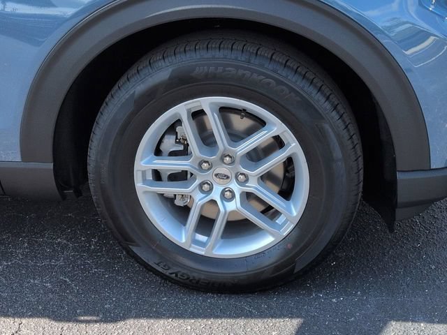 New 2026 Ford Explorer Active RWD image 11