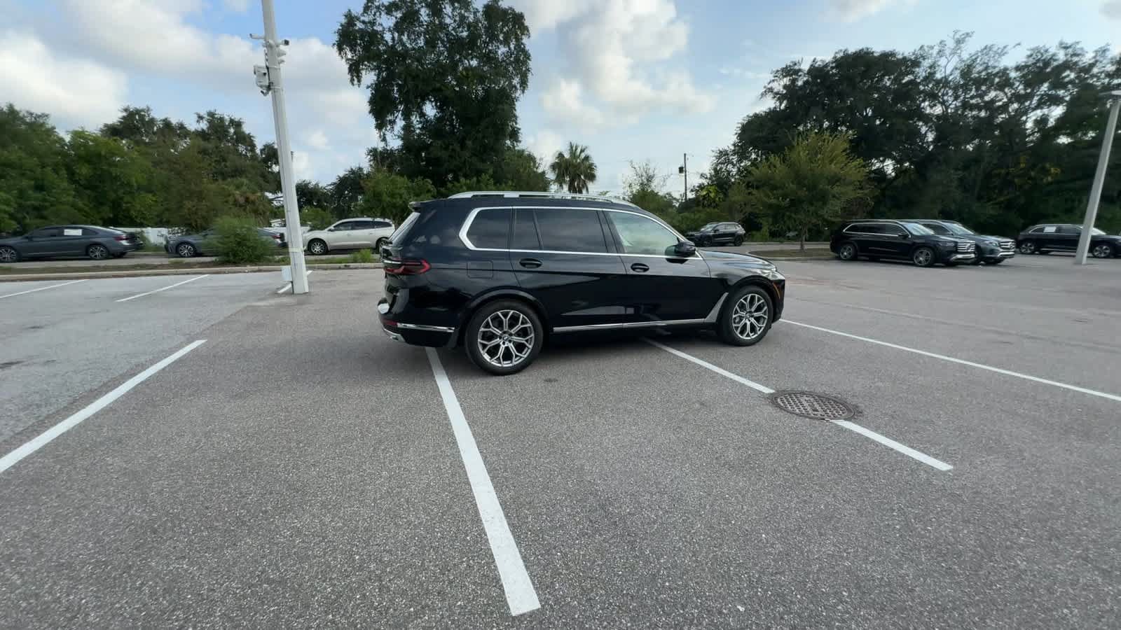 Used 2025 BMW X7 xDrive40i AWD/4WD image 7