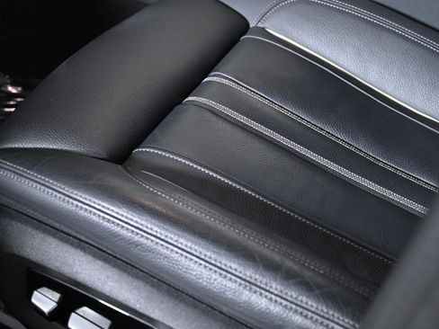 Used 2023 BMW M550i xDrive w/ Executive Package AWD/4WD image 28