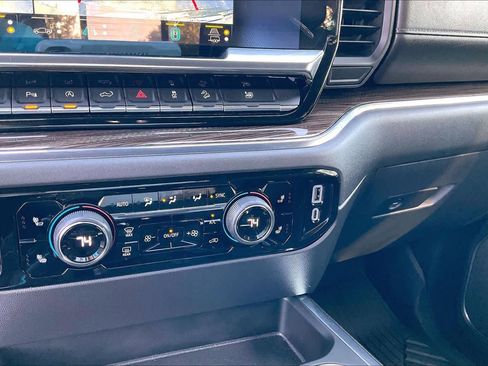 Used 2023 Chevrolet Silverado 1500 LT Trail Boss w/ LT Trail Boss Premium Package image 32