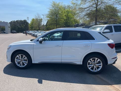 Used 2025 Audi Q3 2.0T Premium w/ Convenience Package AWD/4WD image 9