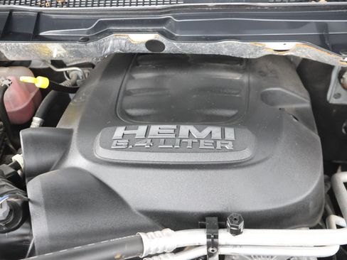 Used 2018 RAM 2500 Tradesman w/ Chrome Appearance Group AWD/4WD image 19