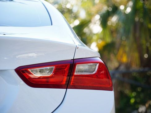 Used 2022 Chevrolet Malibu LS FWD image 8