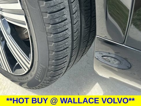 Used 2023 Volvo XC90 B6 Ultimate w/ Lounge Package AWD/4WD image 9