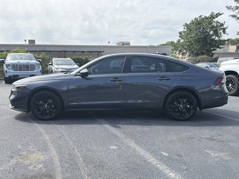 Used 2025 Honda Accord SE image 8