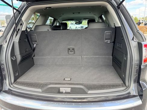 Used 2017 GMC Acadia Limited SLT image 13