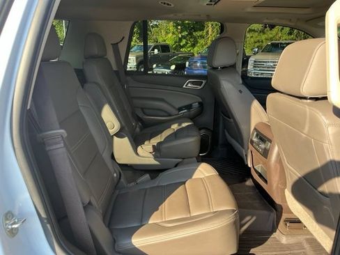 Used 2020 GMC Yukon Denali w/ Denali Premium Package AWD/4WD image 10