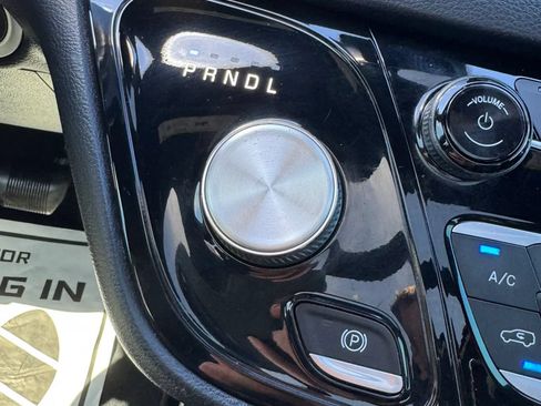 Used 2020 Chrysler Pacifica Touring-L Plus w/ Advanced Safetytec Group FWD image 68