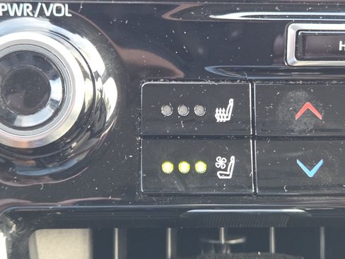 Used 2021 Toyota Highlander Platinum AWD/4WD image 6