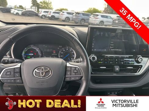 Used 2021 Toyota Highlander Platinum image 29