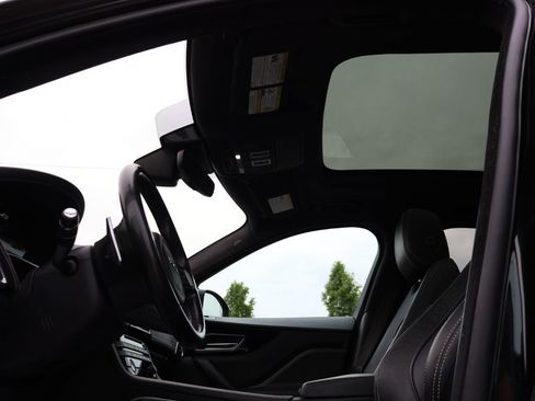Used 2019 Jaguar F-PACE R-Sport AWD/4WD image 38