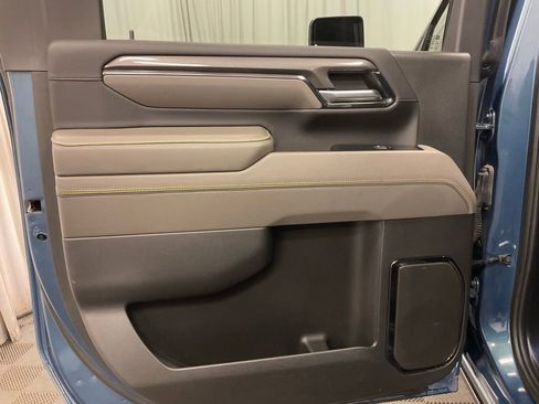 Used 2024 Chevrolet Silverado 2500 ZR2 w/ Technology Package image 29