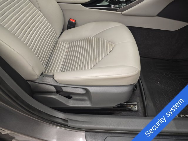Used 2020 Toyota Camry SE FWD image 10