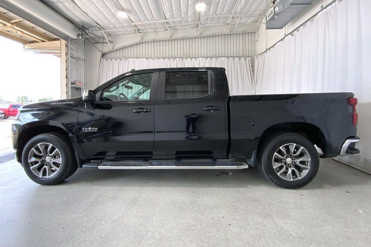 Used 2020 Chevrolet Silverado 1500 LT w/ Texas Edition RWD image 26