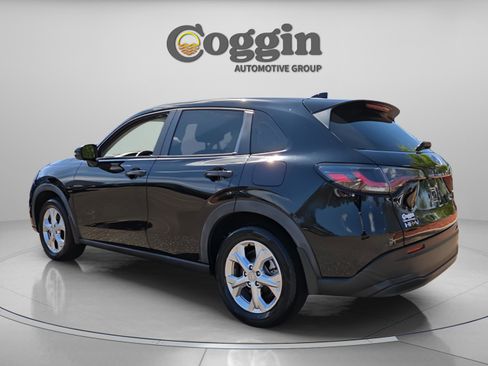 Certified 2023 Honda HR-V LX image 3