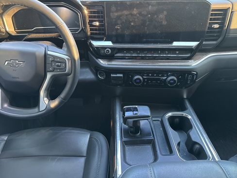 Used 2024 Chevrolet Silverado 1500 LT Trail Boss w/ LT Trail Boss Premium Package image 30