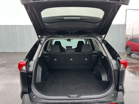 Used 2025 Toyota RAV4 LE image 30