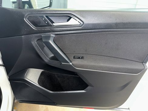 Used 2020 Volkswagen Tiguan S image 26