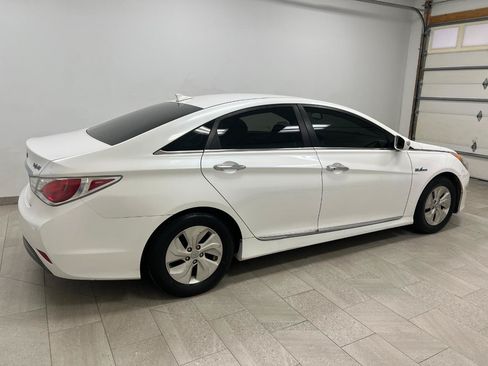 Used 2014 Hyundai Sonata Hybrid FWD image 3