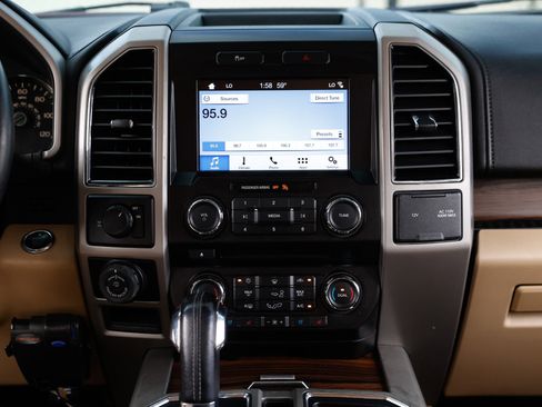 Used 2017 Ford F150 Lariat w/ Equipment Group 501A Mid image 43