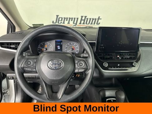 Used 2025 Toyota Corolla LE FWD image 15