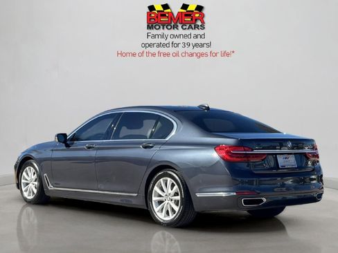 Used 2019 BMW 740i xDrive image 3