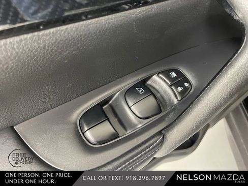 Used 2019 Nissan Rogue SL w/ Premium Package image 19