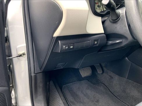 Used 2024 Toyota Corolla LE FWD image 33