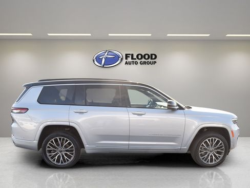 Used 2025 Jeep Grand Cherokee L Summit AWD/4WD image 3