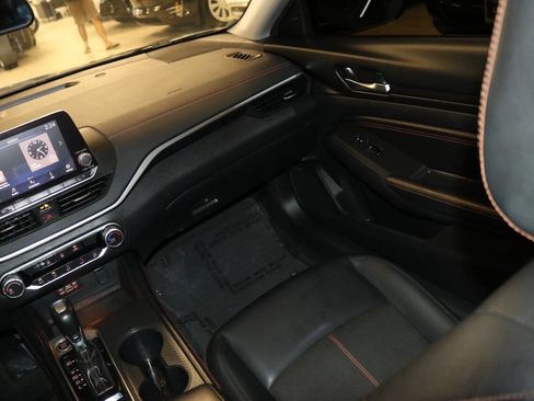 Used 2019 Nissan Altima 2.5 SR image 16