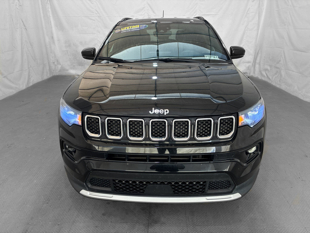 Used 2023 Jeep Compass Limited AWD/4WD image 2