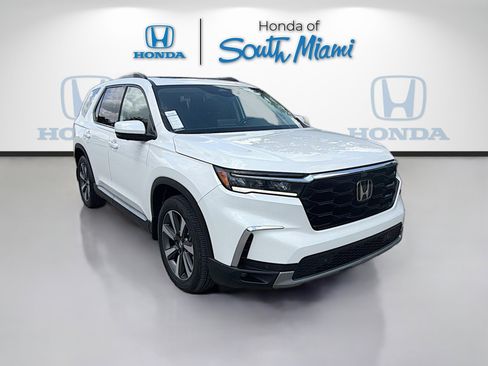 Used 2025 Honda Pilot Elite image 1