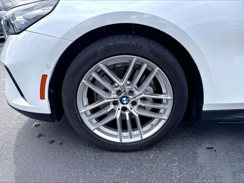Used 2024 BMW 530i xDrive w/ Premium Package AWD/4WD image 32