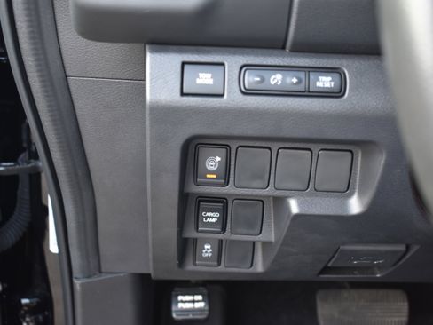 Used 2023 Nissan Frontier Pro-X w/ Technology Package image 16