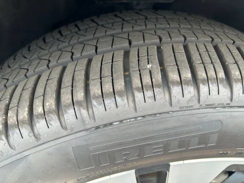 Used 2025 Ford Explorer Platinum w/ LUX Leather Package AWD/4WD image 22