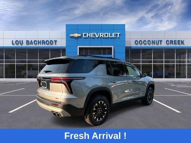 Used 2025 Chevrolet Traverse Z71 w/ Driver Confidence Package AWD/4WD image 8