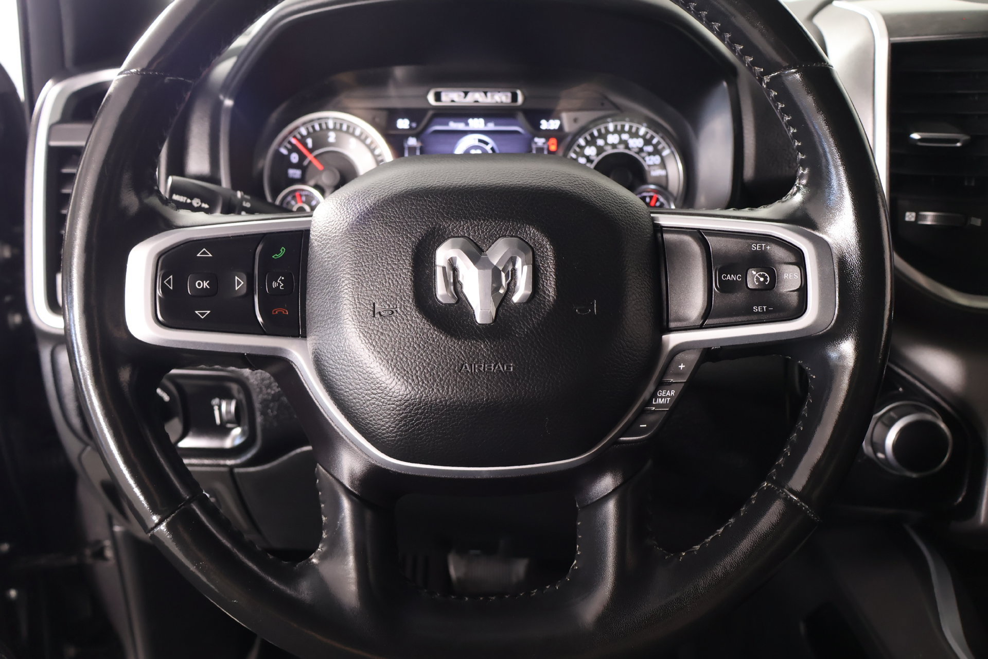 Used 2021 RAM 1500 Big Horn AWD/4WD image 3