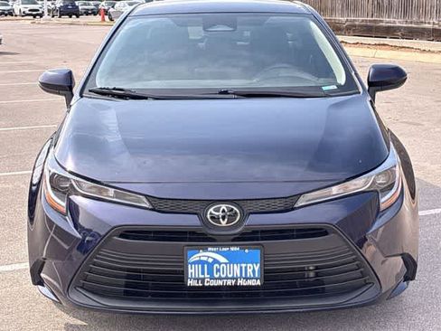 Used 2025 Toyota Corolla LE FWD image 9