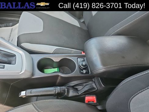 Used 2012 Ford Focus SE FWD image 17