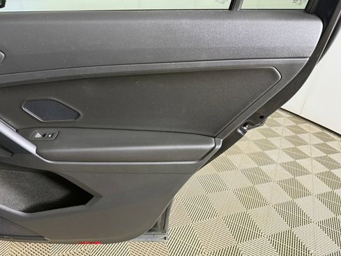 Used 2021 Volkswagen Tiguan SE w/ Panoramic Sunroof Package AWD/4WD image 24