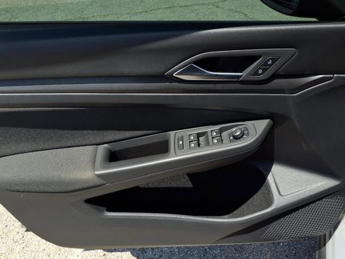 Used 2022 Volkswagen GTI SE FWD image 18