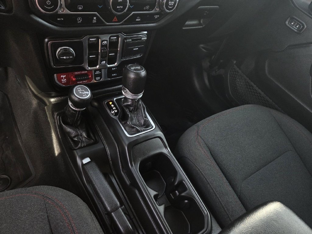 Used 2024 Jeep Wrangler Unlimited Rubicon AWD/4WD image 12