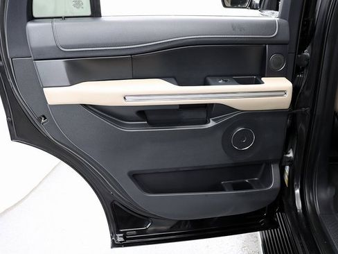 Used 2023 Ford Expedition Limited image 25