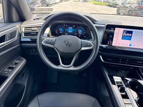 Certified 2025 Volkswagen Atlas Cross Sport SE AWD/4WD image 14