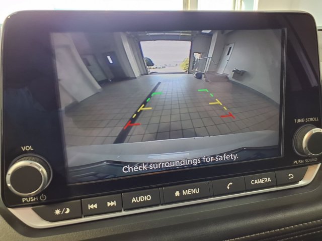 Used 2025 Nissan Rogue SV FWD image 11