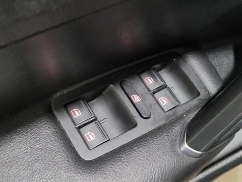 Used 2018 Volkswagen Passat 2.0T R-Line image 27