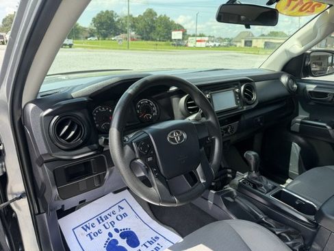 Used 2017 Toyota Tacoma SR RWD image 11