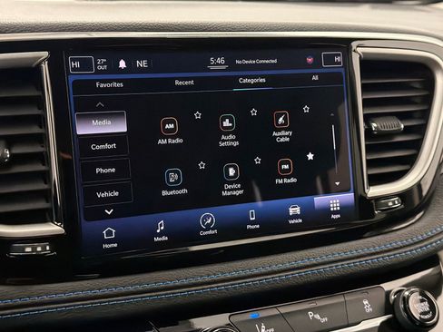 Used 2021 Chrysler Pacifica Touring w/ Uconnect Theater Family Group image 25