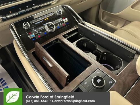 Used 2019 Lincoln Navigator Reserve image 35